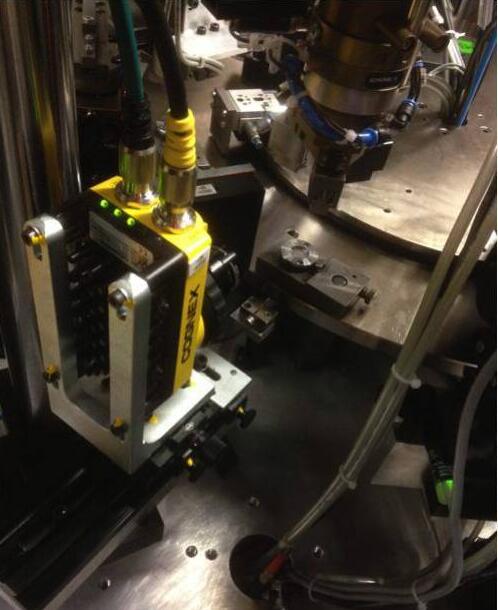 使用康耐视线扫相机对汽车电磁阀滤芯进行全面检测(图1) 康耐视1.jpg